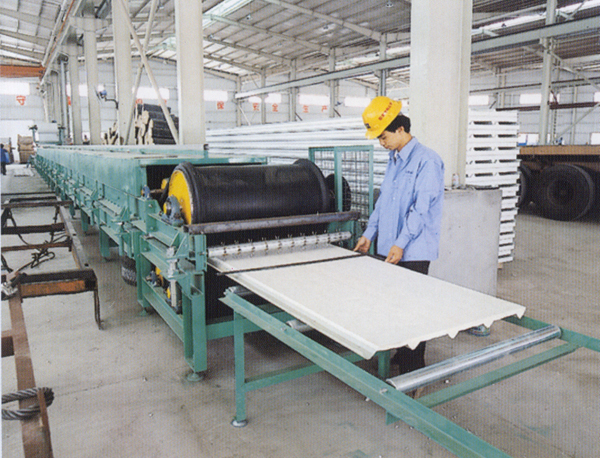 PU隔熱板生產(chǎn)線 